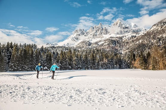 <span>Cross-country</span>skiing